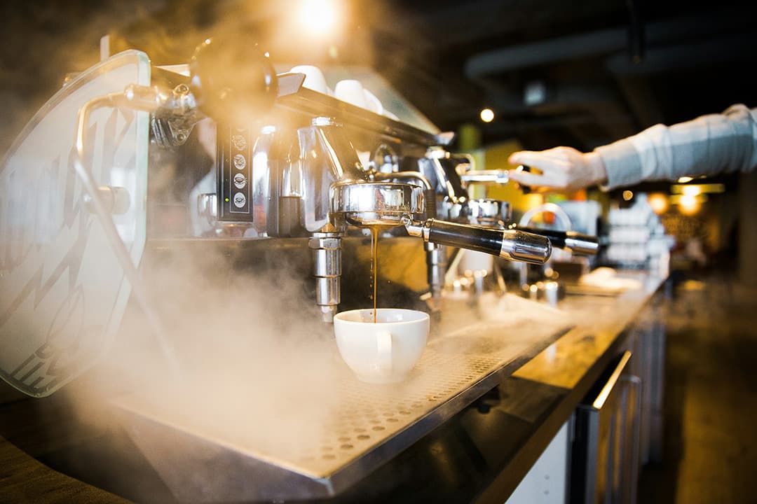 Seasonal mulled wine beverage bar at event